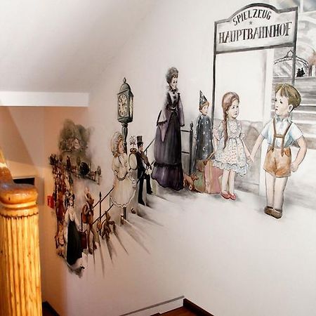 Spielzeughotel Sonneberg Bagian luar foto