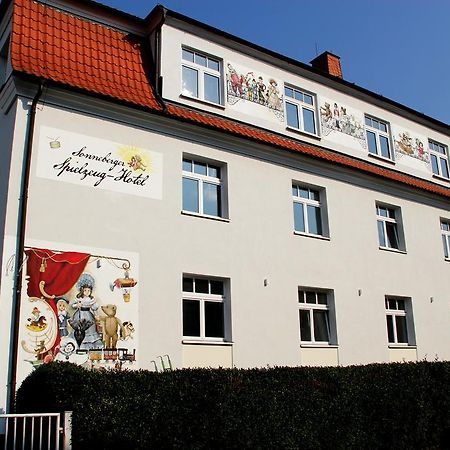 Spielzeughotel Sonneberg Bagian luar foto
