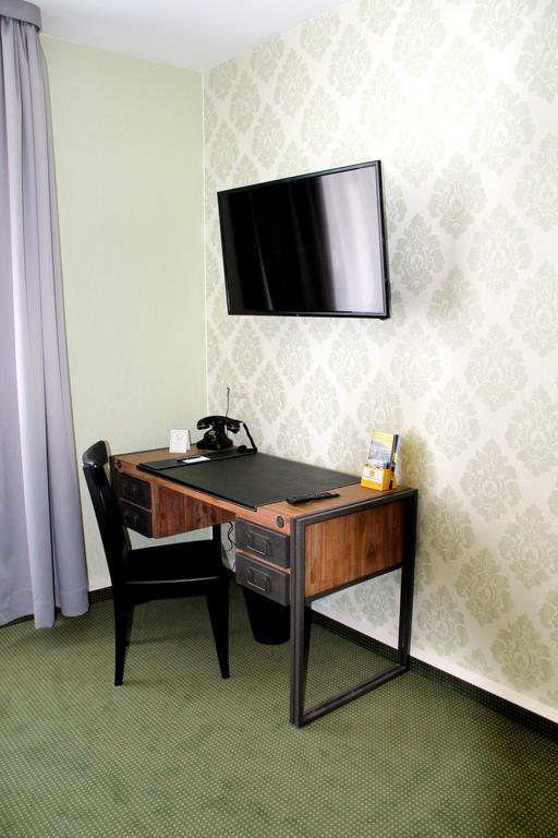 Spielzeughotel Sonneberg Ruang foto